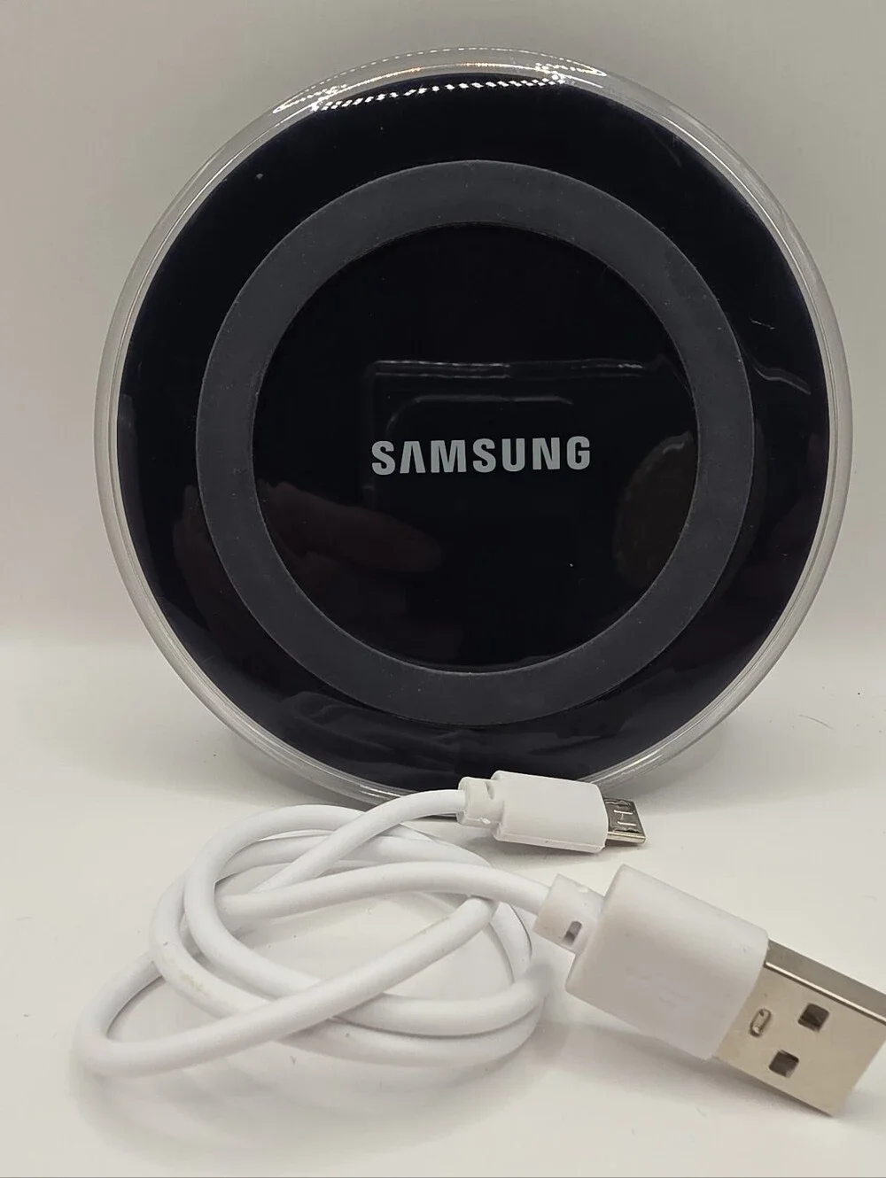 Samsung Wireless Charging Pad EP-PG920l w USB Cord